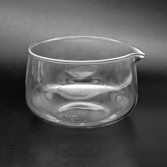 Glasschale mit Ausguss