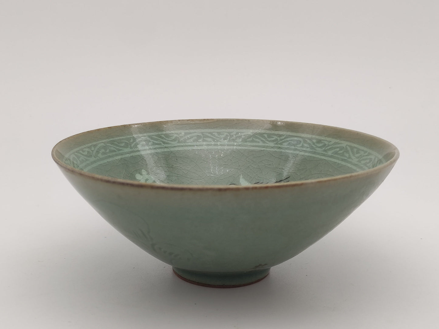 Celadon Teeschale "bright spot"