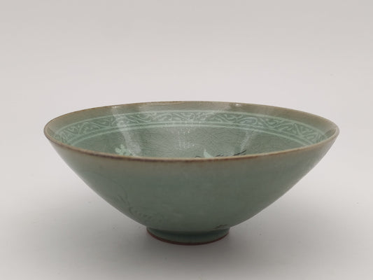 Celadon Teeschale "bright spot"