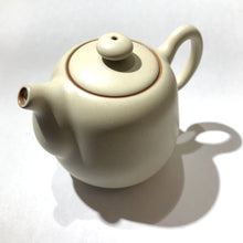 Lin’s Ceramics „White Pear”